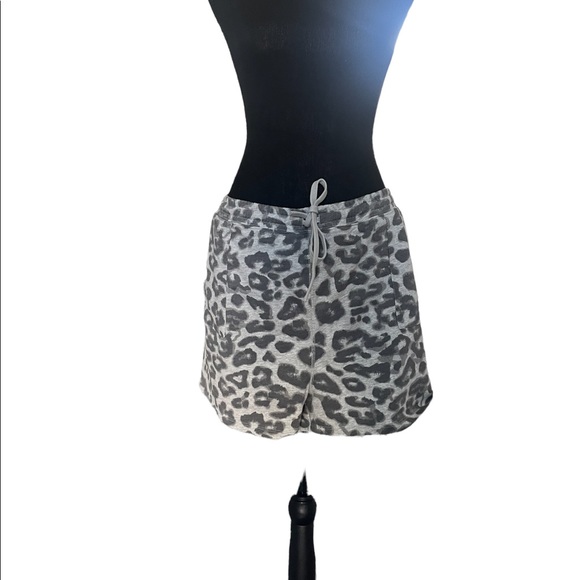 Lucky Brand Shorts - Picture 2 of 10